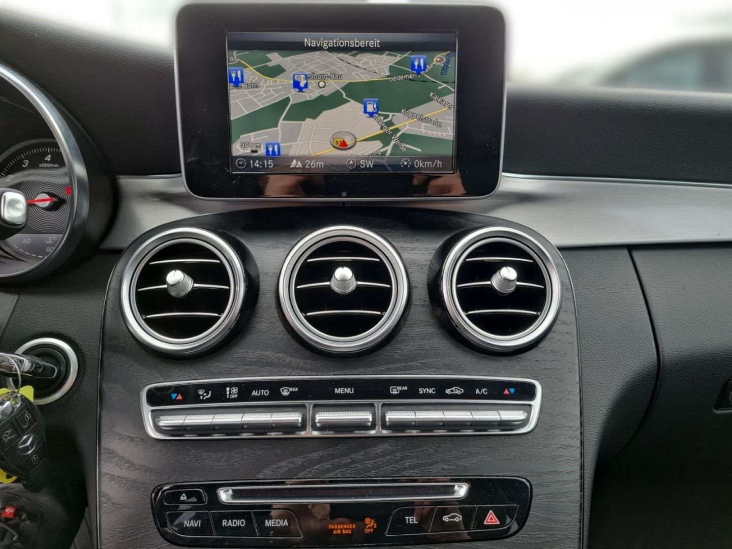Fahrzeugabbildung Mercedes-Benz C 180 Edition ALLWETTER+KLIMA+LED+SITZ-KOMFORT-P