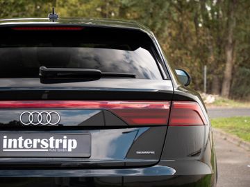 Audi Q8 - 10