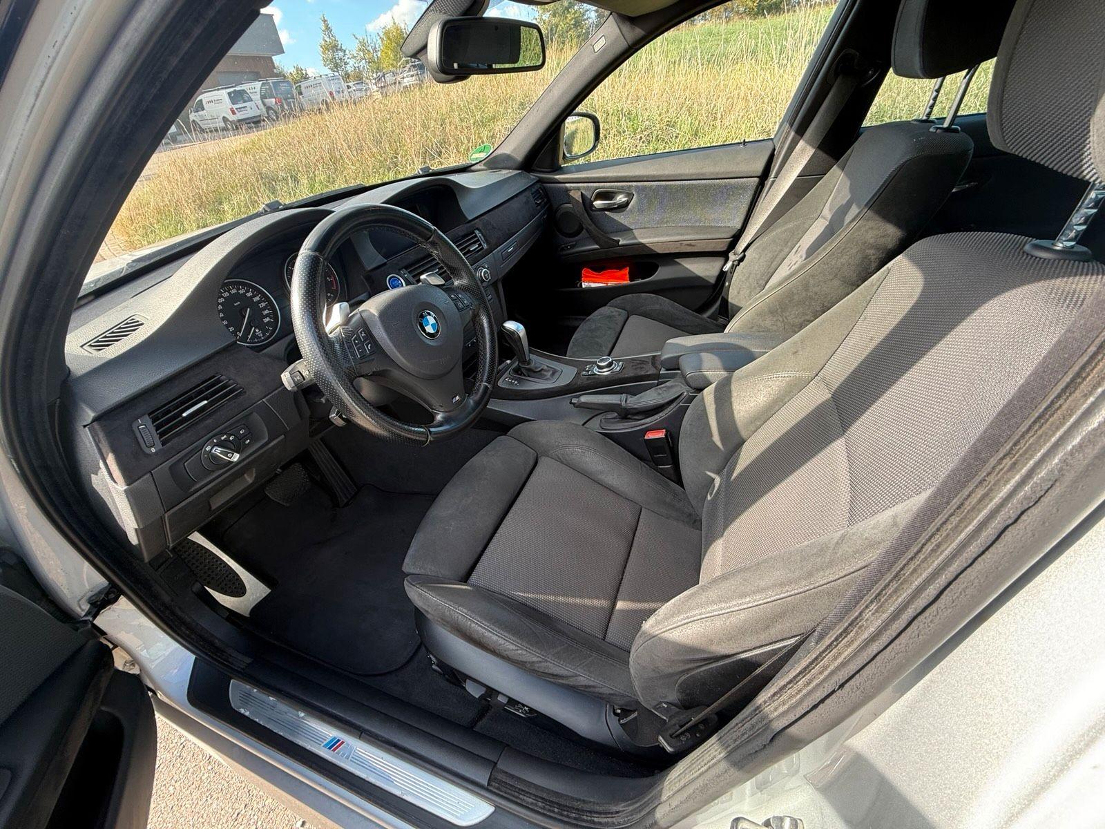 BMW 330 2009 — photo 8