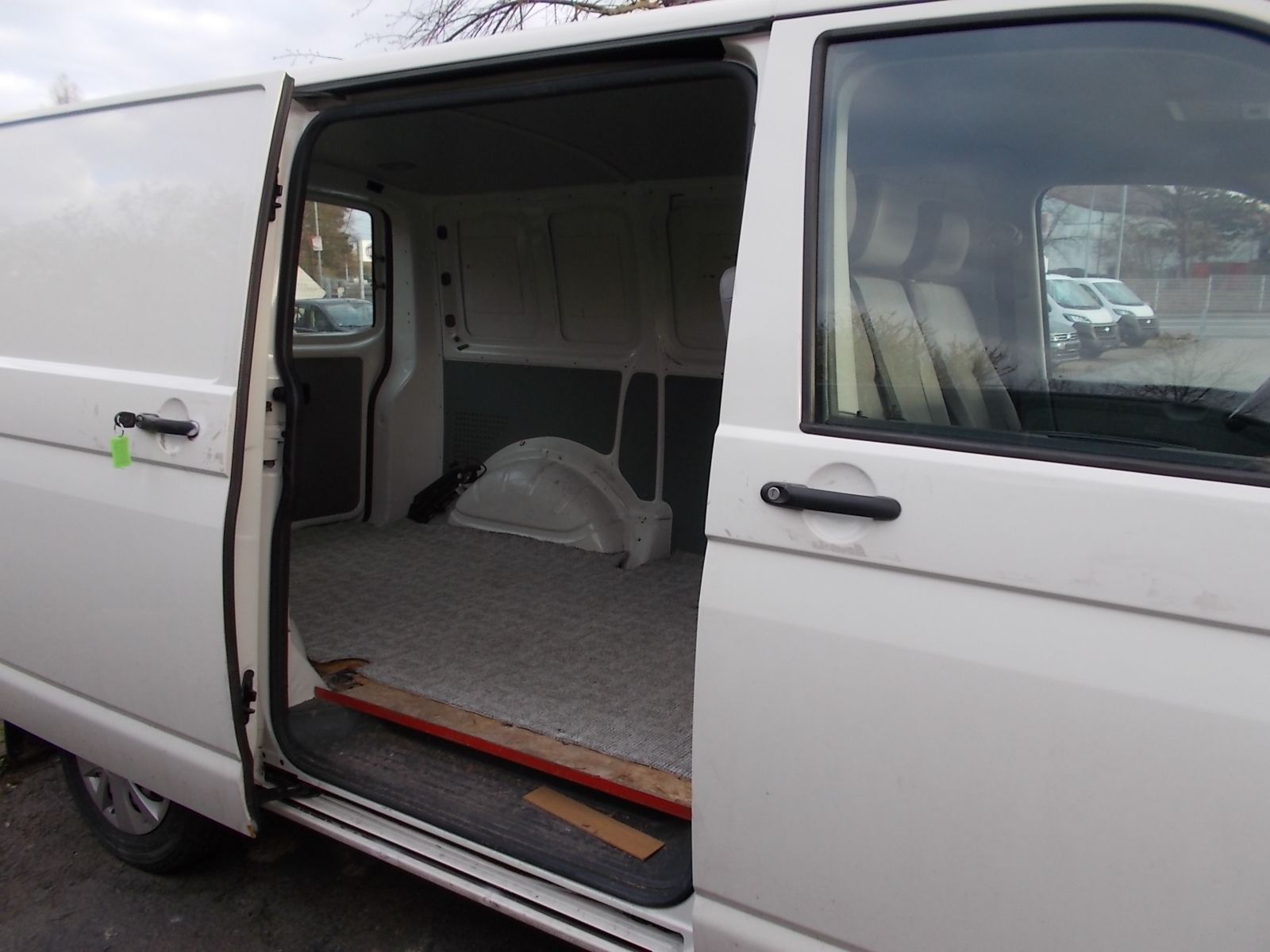 Fahrzeugabbildung Volkswagen Transporter T5 1.9 TDI (84 PS)