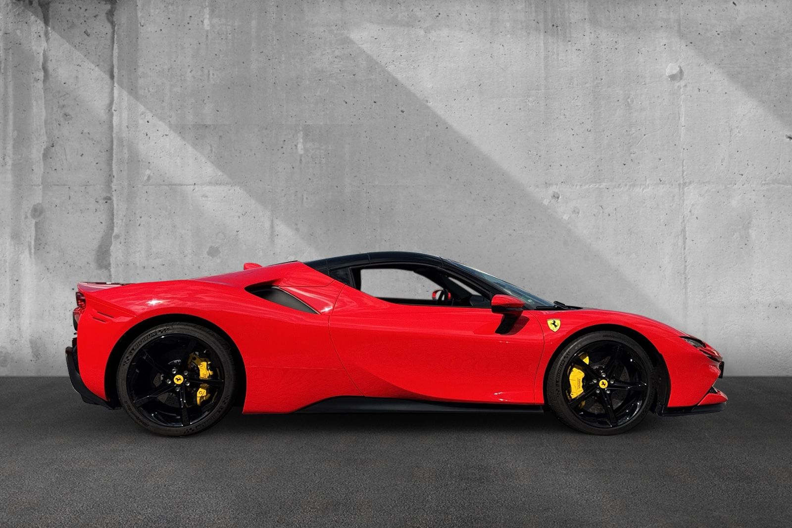 Fahrzeugabbildung Ferrari SF90 Spider*belüftete Sitze*Nackenhzg*Lift*JBL*