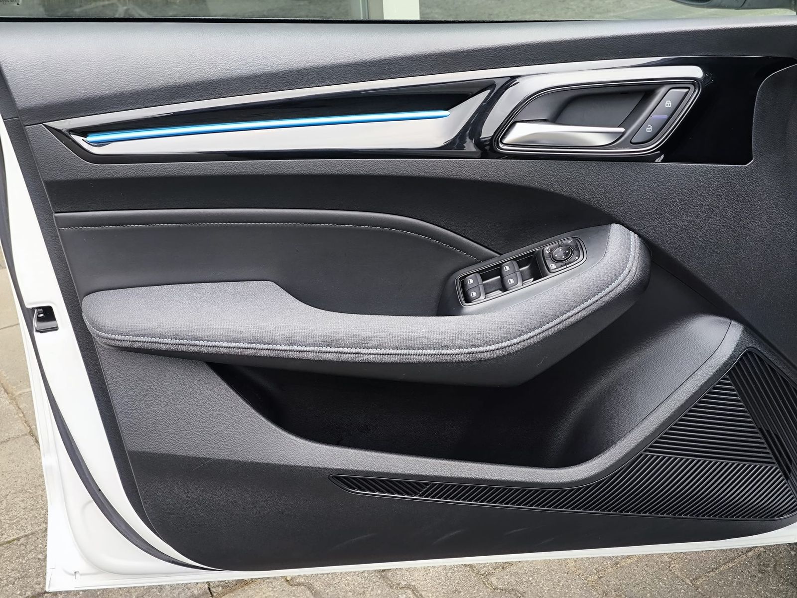 Fahrzeugabbildung MG 5 51 KWH Luxury NAVI+LEDER+SHZ+LED+DAB+ACC+360°