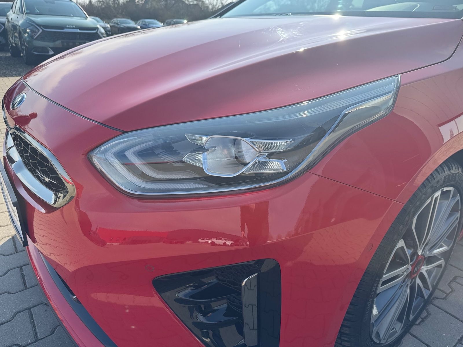 Fahrzeugabbildung Kia PROCEED 1.6T DCT7 GT NAV KOMF BASTUCK