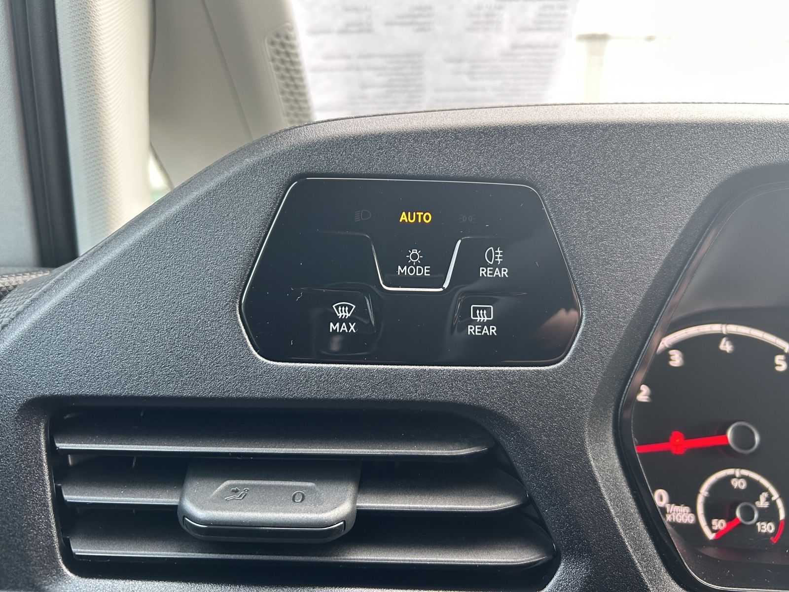 Fahrzeugabbildung Volkswagen Caddy Kasten Maxi TSI DSG STH Navi GRA PDC SH