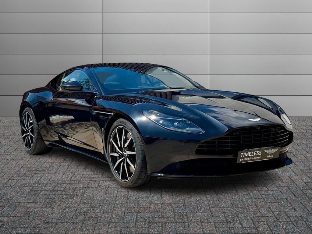 Image of Aston Martin V8 Vantage