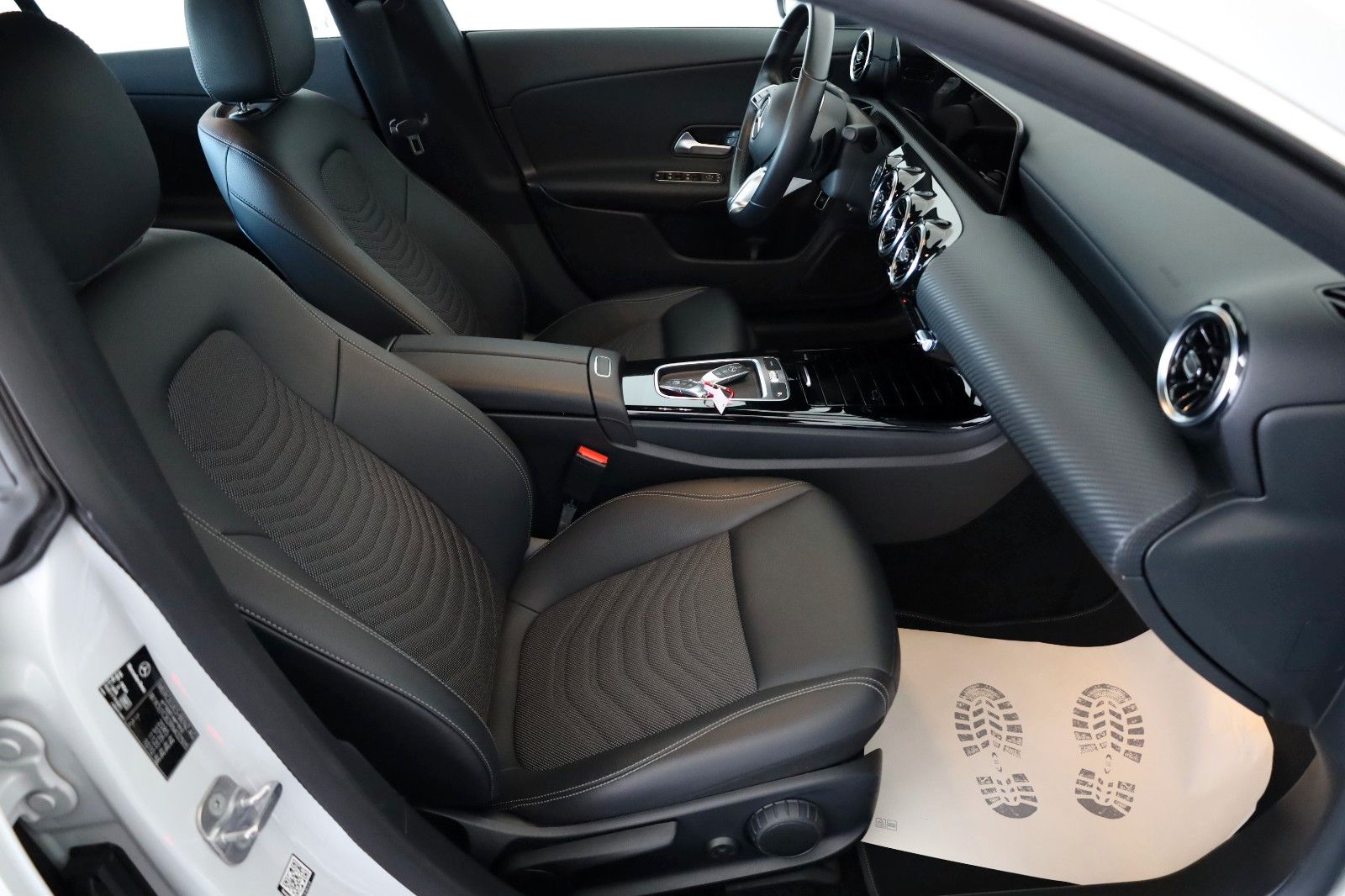 Fahrzeugabbildung Mercedes-Benz CLA 200 d Coupè,T.Leder,Navi,Kamera,SH,Facelift!