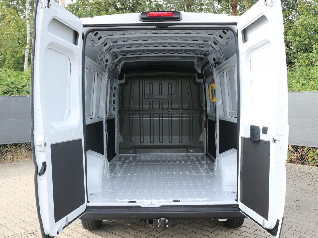 Fahrzeugabbildung Citroën Jumper Kasten Hochraum 35 L3H2 Heavy BlueHDi 140