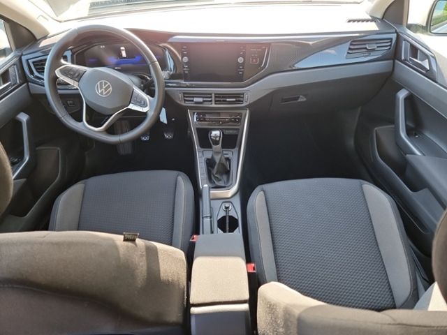 Fahrzeugabbildung Volkswagen Polo LIFE 1.0 TSI SHZ NAVI LED IQ DRIVE PDC TRAV