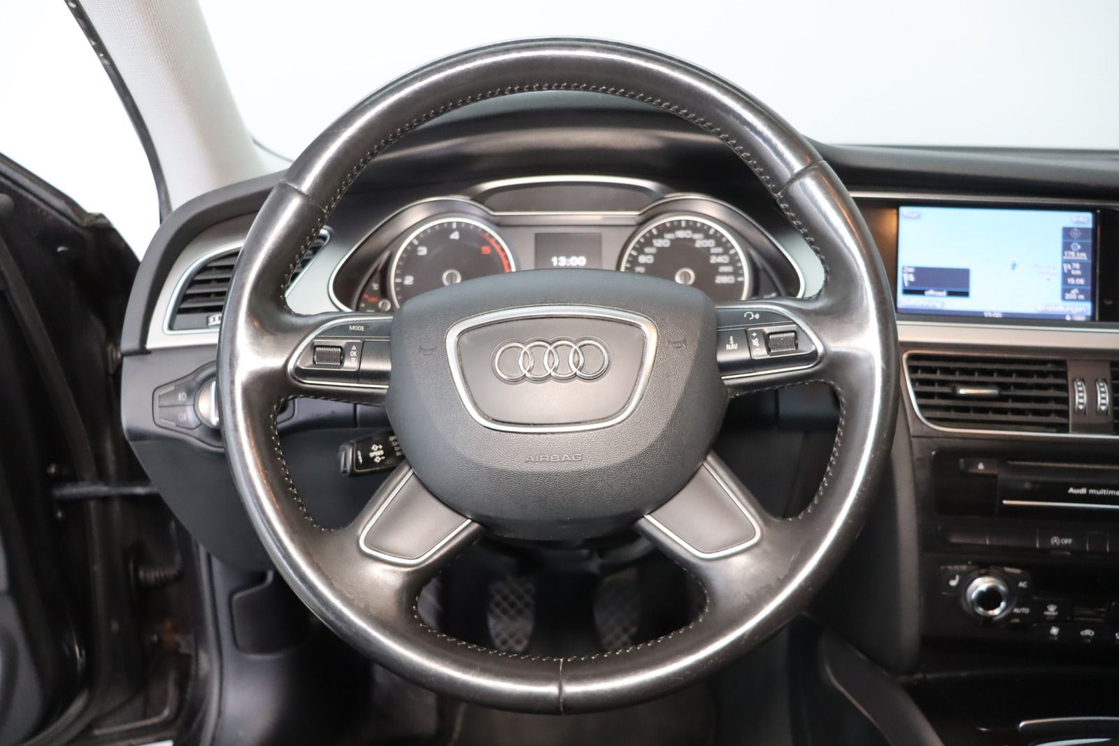 Fahrzeugabbildung Audi A4 2.0 TDI  Avant * Bi-Xenon * Navi * PDC