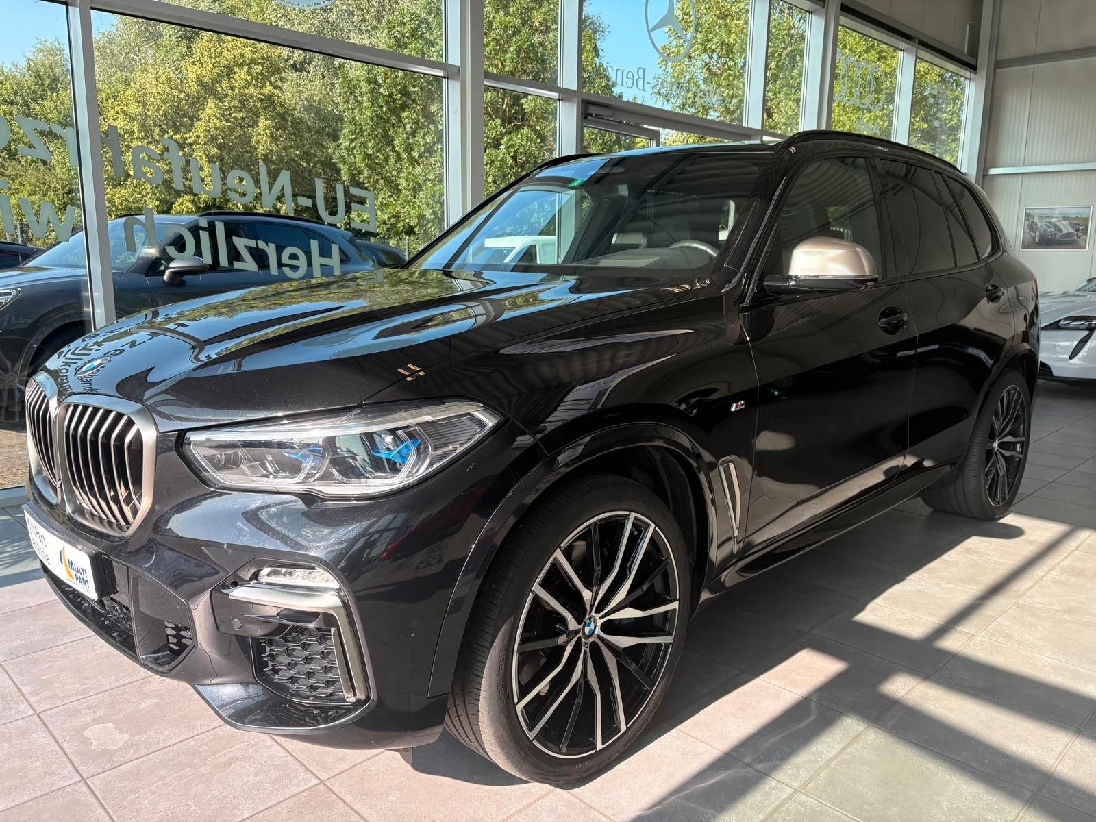 Fahrzeugabbildung BMW X5  M50D,SKYLOU;22,LASER,HUD,PANO;