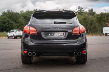 Porsche Cayenne - 8