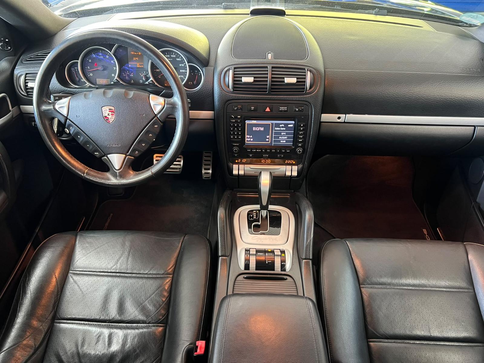 Porsche Cayenne S 4.8 V8 385 ch BVA 4x4 / Suspension pneumatique PASM / Toit ouvrant / Cuir / Jantes 20"