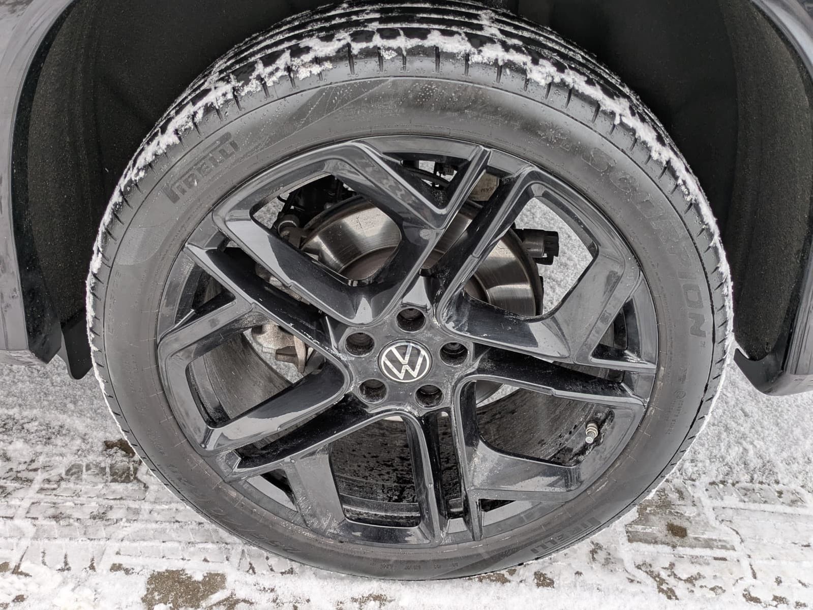 Fahrzeugabbildung Volkswagen Tayron 2.0 TDI 4M R-Line BLACK*7Si*MATRIX*PANO