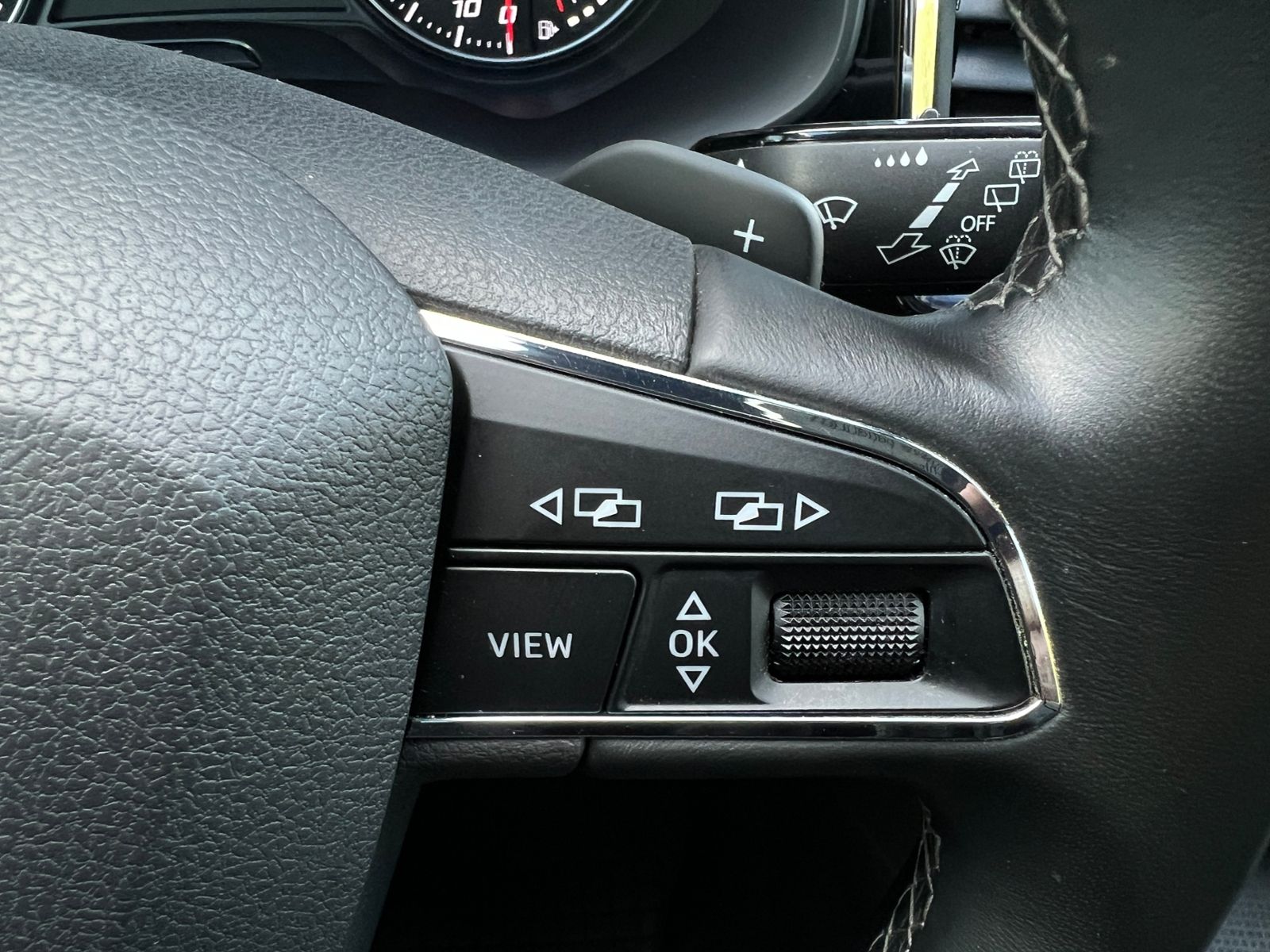 Fahrzeugabbildung SEAT Ateca 1.5 TSI DSG ACT Xcellence *AHK, Kamera, 18