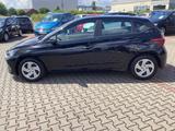 Hyundai i20 Select - Lenkradheizg. 1. Hand - Hyundai i20: Schwarz