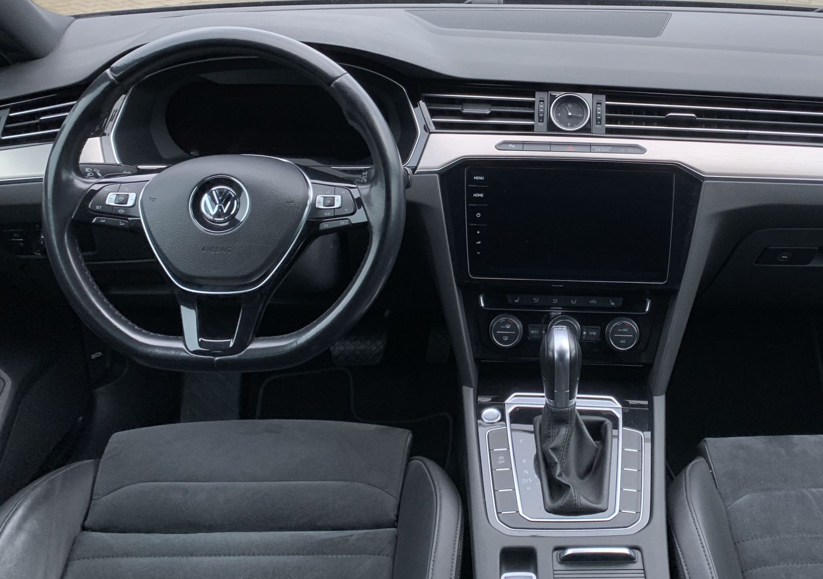 Fahrzeugabbildung Volkswagen Passat Variant 2.0 TDI*Highline*LED-Matrix*Pano*