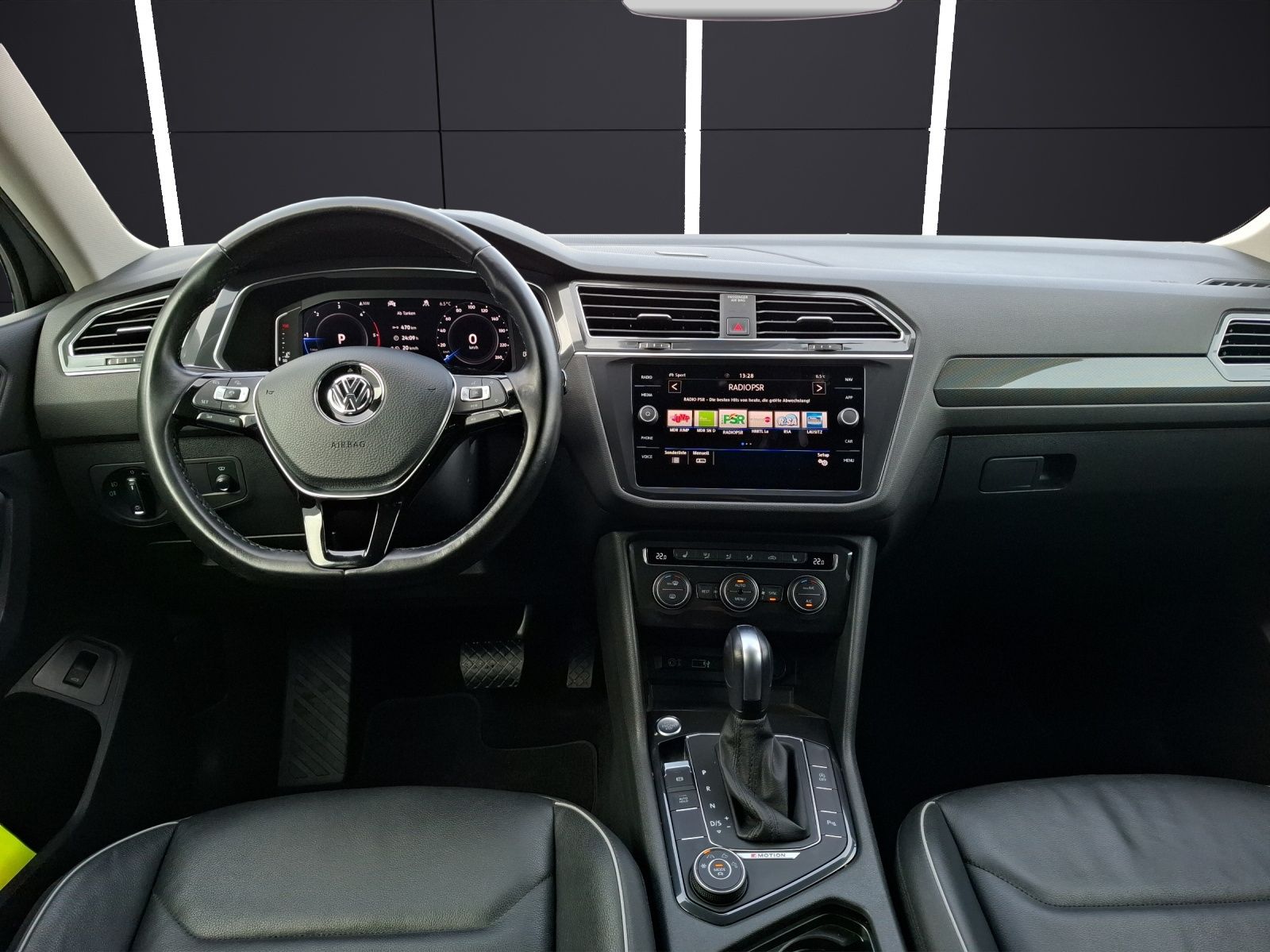 Fahrzeugabbildung Volkswagen Tiguan Allspace TDI Highline 4M DSG R-Line LED A