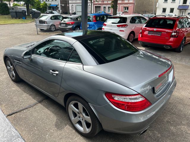 Fahrzeugabbildung Mercedes-Benz SLK 200 Roadster Autom.+Navi+Leder+Panorama+BT+