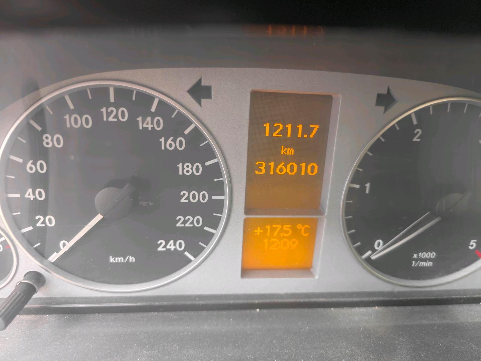 Mercedes-Benz B180 2009 — photo 5
