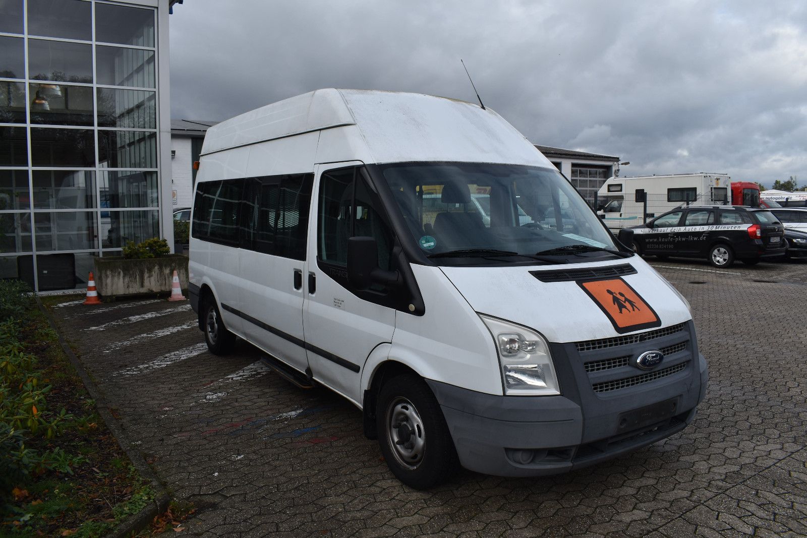 Fahrzeugabbildung Ford Transit Kombi FT 300 L Behindertengerecht *1197