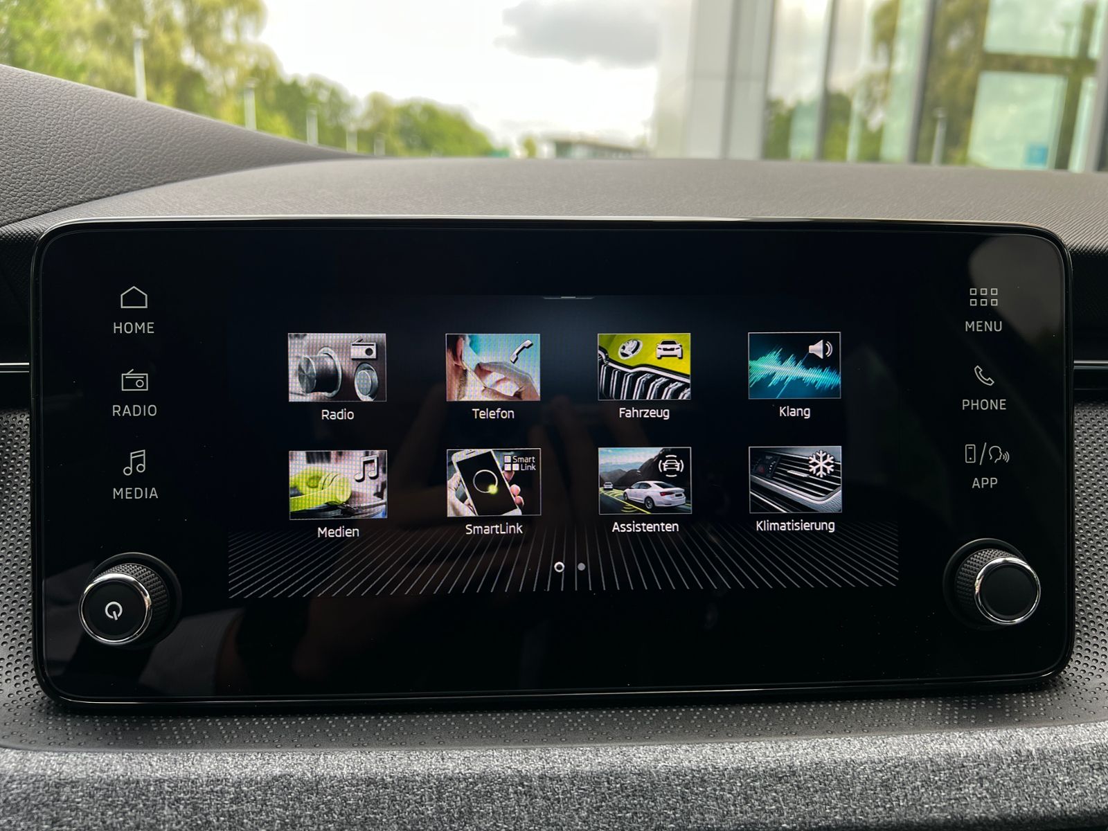 Fahrzeugabbildung SKODA Scala Selection 1.0 TSI DSG *LED,ACC,Kamera,16"-