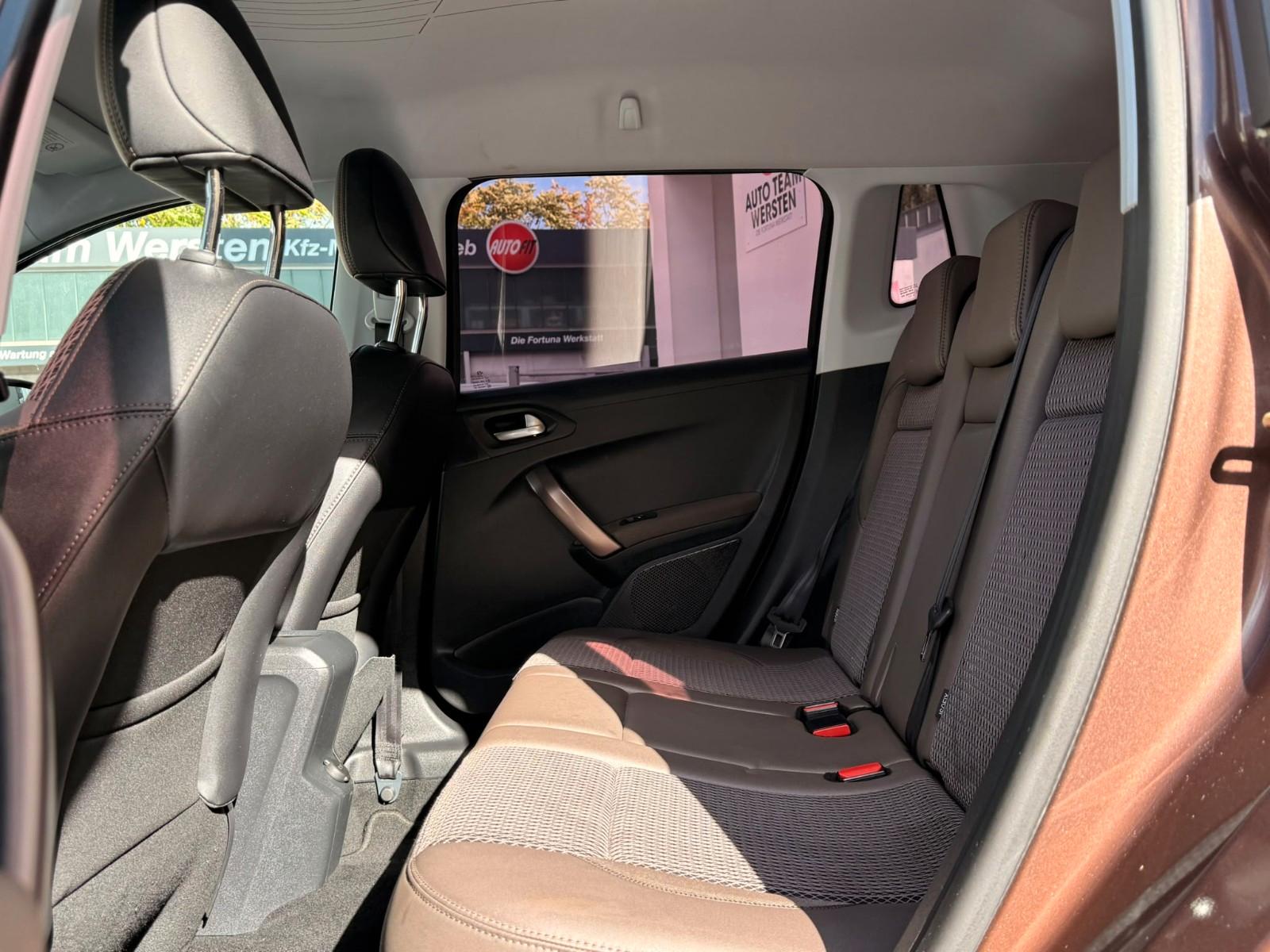 Peugeot 2008 *1.2 Benzin* *Gut gepflegt*