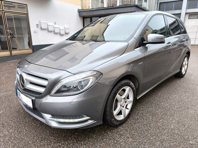 Mercedes-Benz B 180 BlueEFFICIENCY Sport Paket Xenon Leder PDC