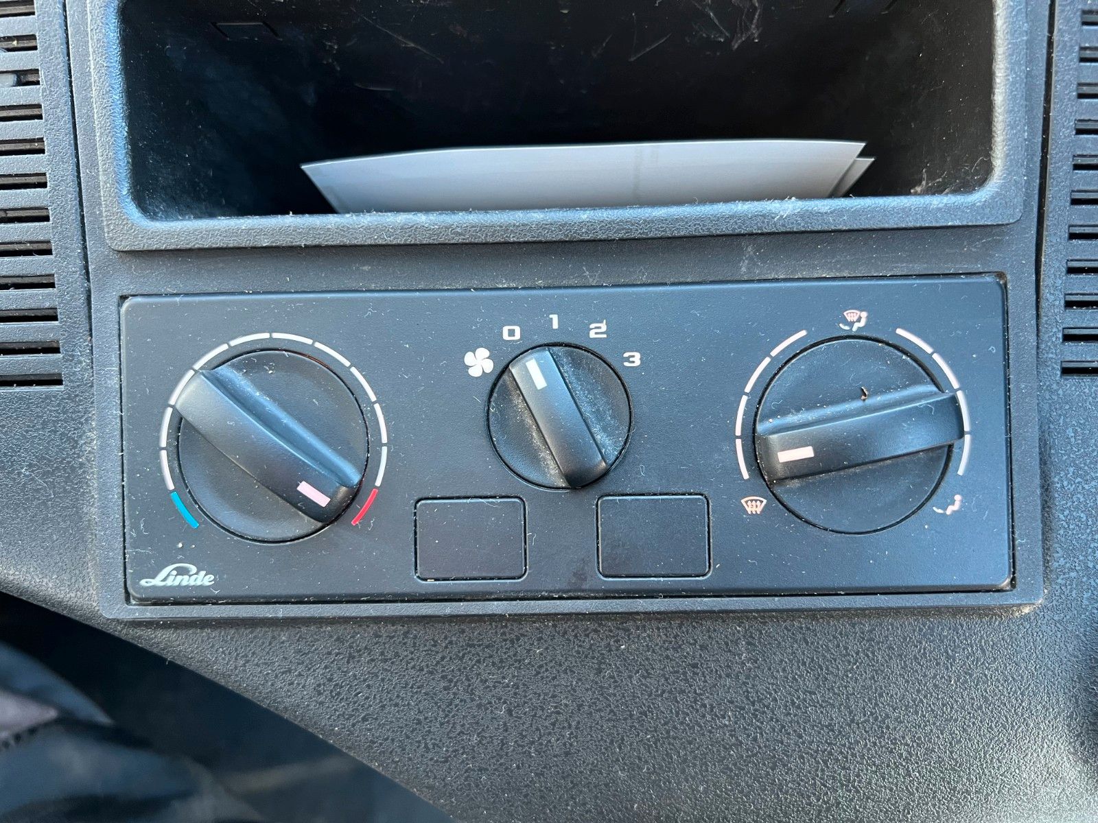 Fahrzeugabbildung Linde H14D-01 / Triplex: 4,6m / 2014 / 893h