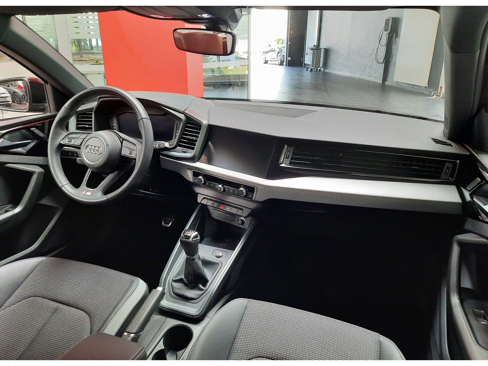Fahrzeugabbildung Audi A1 Sportback 30 TFSI S-line *Cam*LED*PDC*Navi*