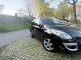 Renault Scenic 2.0 16V Automatik  Panoram... - Renault Scenic in Solingen