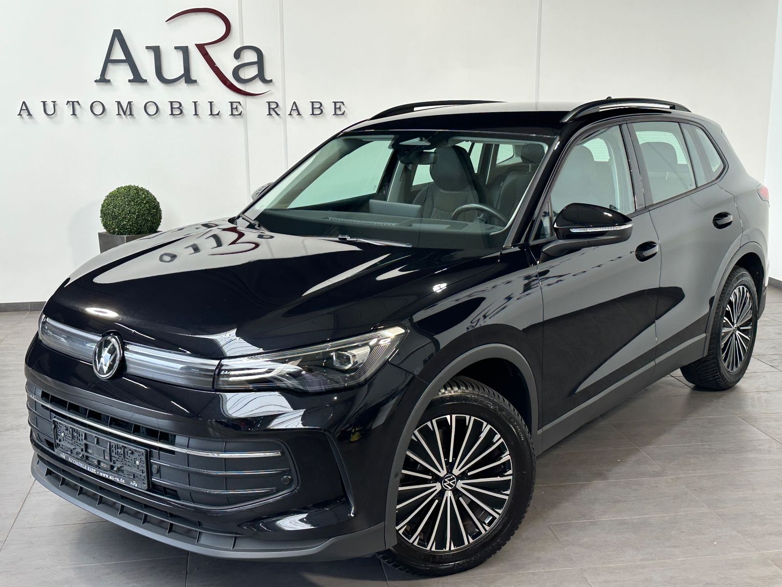 Fahrzeugabbildung Volkswagen Tiguan 2.0 TDI DSG Life NAV+LED+AHK+HUD+KAM+ACC