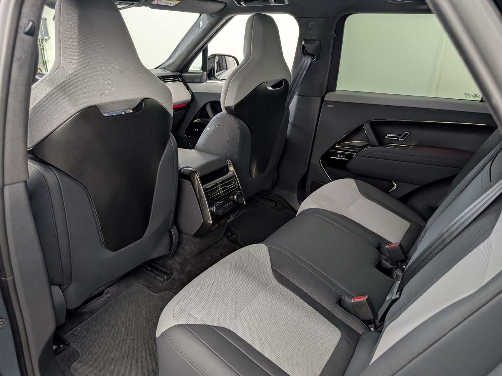 LAND ROVER Range Rover Sport P635 SV EDITION TWO Winter AHK – Bild 48