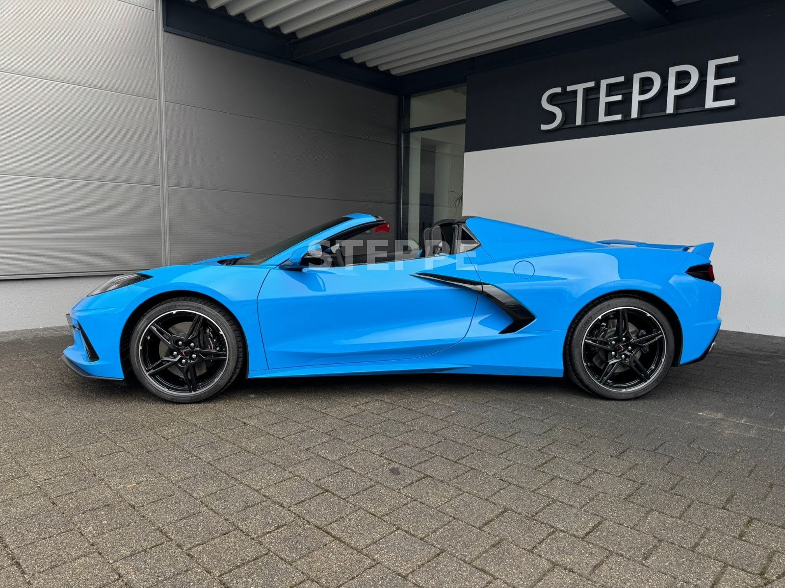 Corvette C8 Stingray Convertible 3LT Europamodell STEPPE