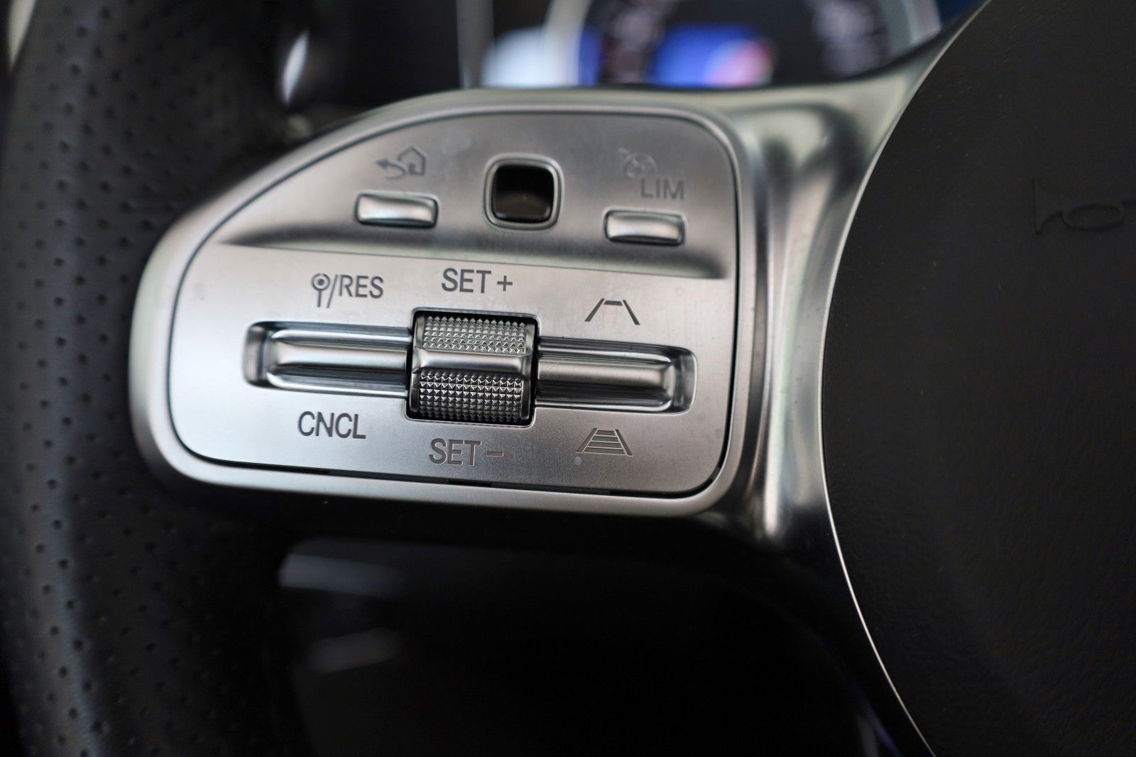 Fahrzeugabbildung Mercedes-Benz E 350 Cabrio AMG Line Leder,Navi,LED,Kamera,SH
