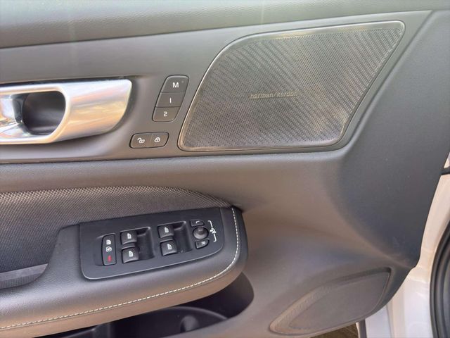 Volvo S60 Ultimate Dark AWD