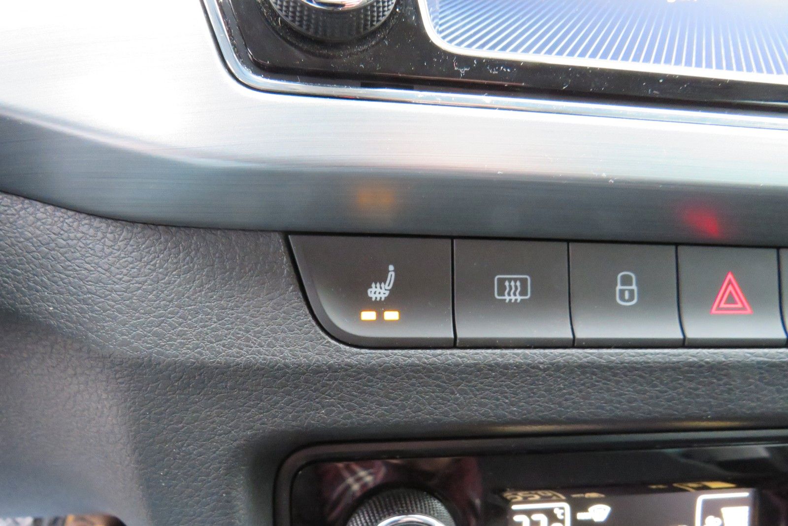Fahrzeugabbildung SKODA Fabia Ambition APP-Connect SITZH GJ CLIMATRO. 1H