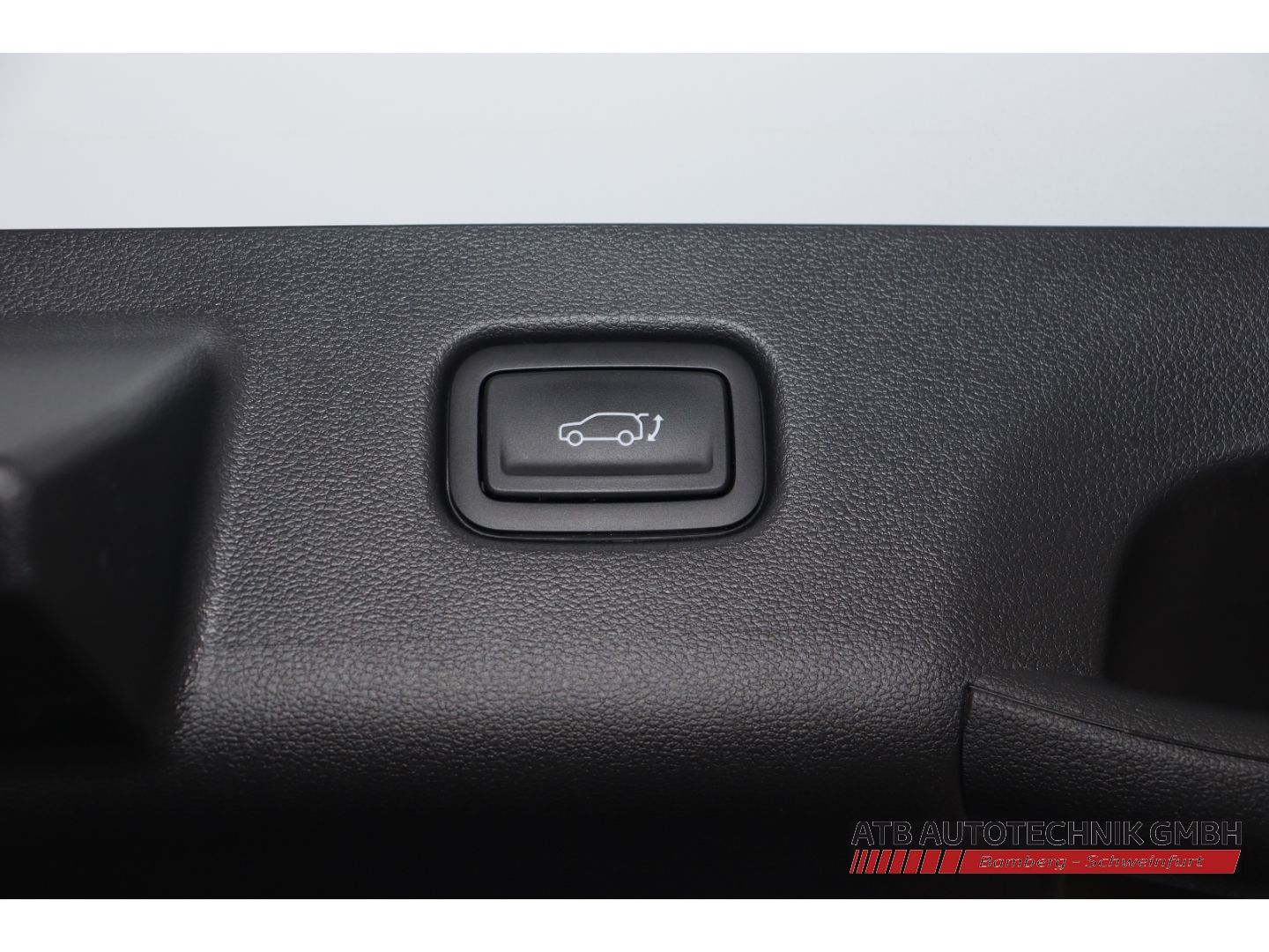 Fahrzeugabbildung Hyundai KONA Elektro Trend 2WD 65,4kWh 99,3% SOH Navi 36