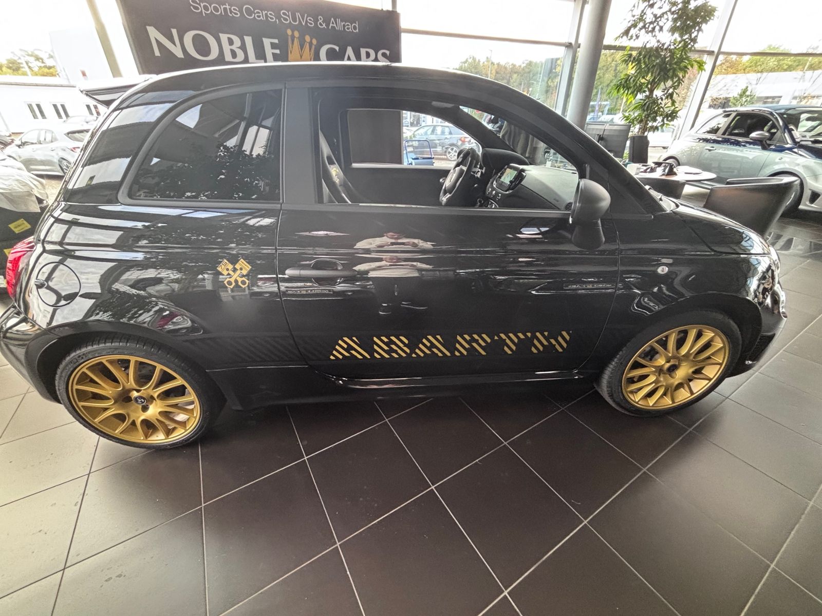 Fahrzeugabbildung Abarth 695 75 Anniversario NAVI ALU Beats