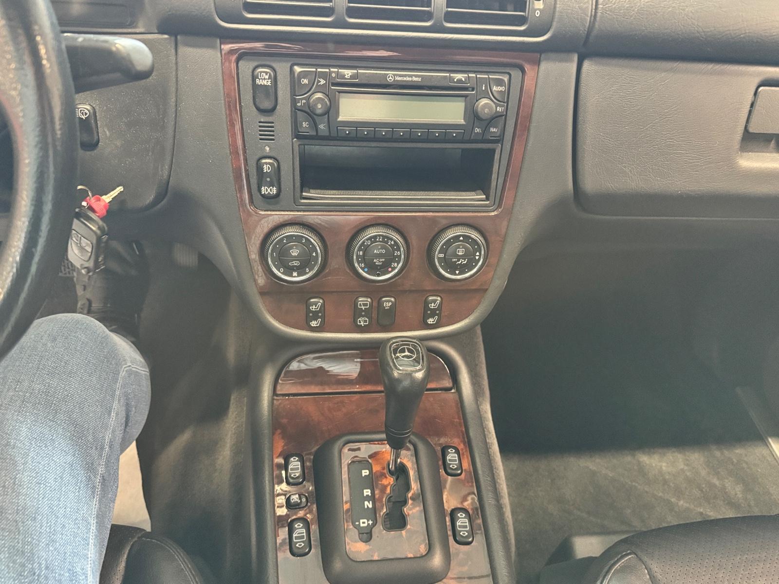 Mercedes-Benz ML350 2004 — photo 8
