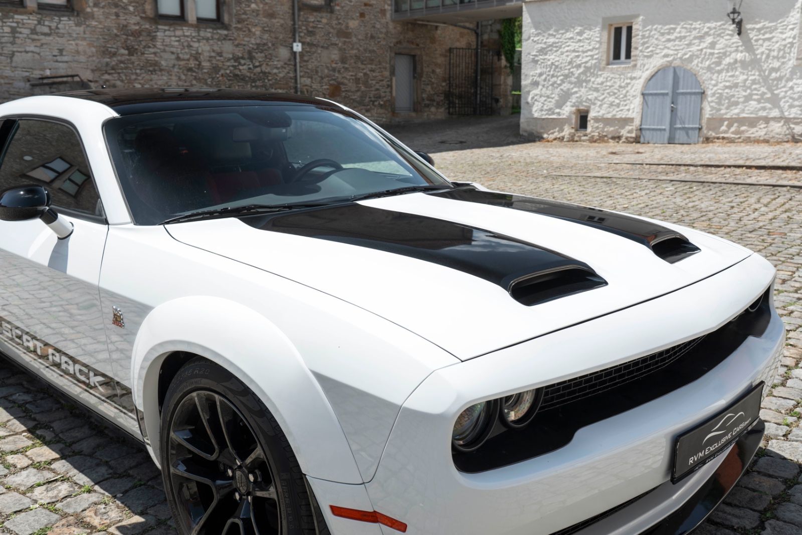 Fahrzeugabbildung Dodge Challenger 6,4L SCAT WIDEBODY ALPINE KAM TOTW