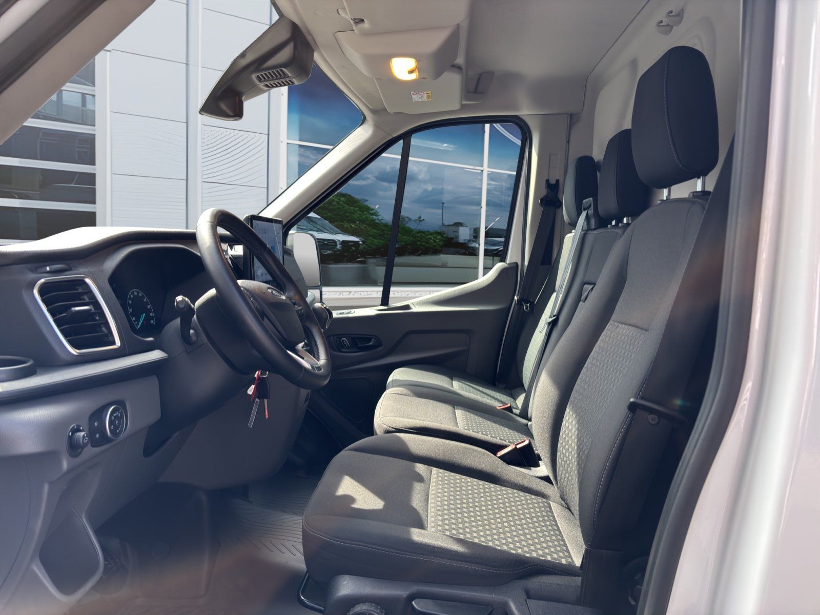 Fahrzeugabbildung Ford Transit 2.0 Ecoblue 350 L4 Trend