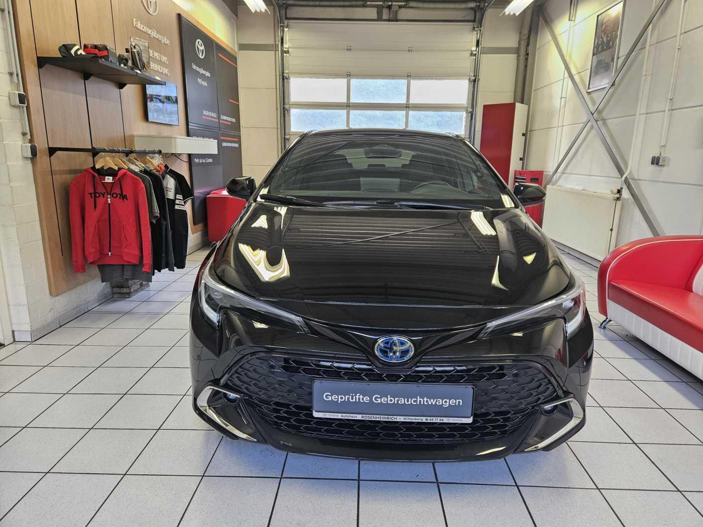 Toyota Corolla Hybrid Team D