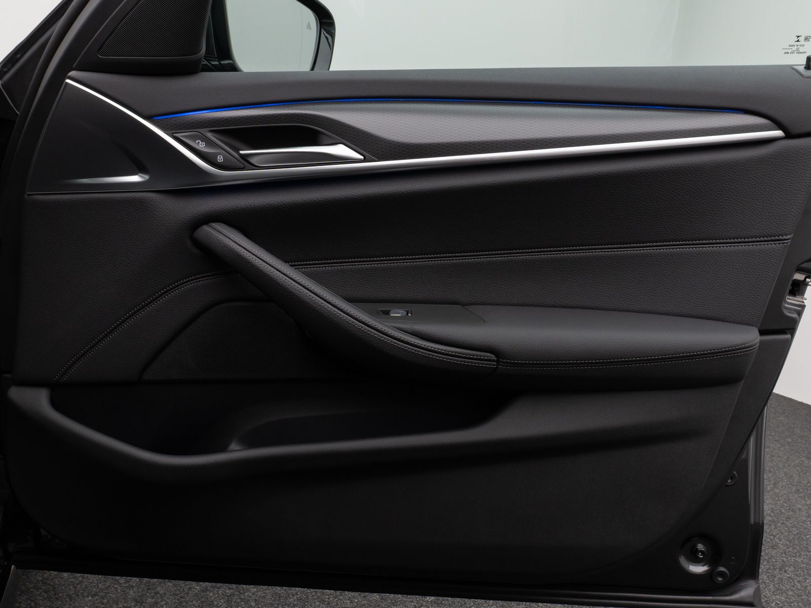 Fahrzeugabbildung BMW 520d xD M Sport Laser Kamera HUD DAB HiFi 19Zoll