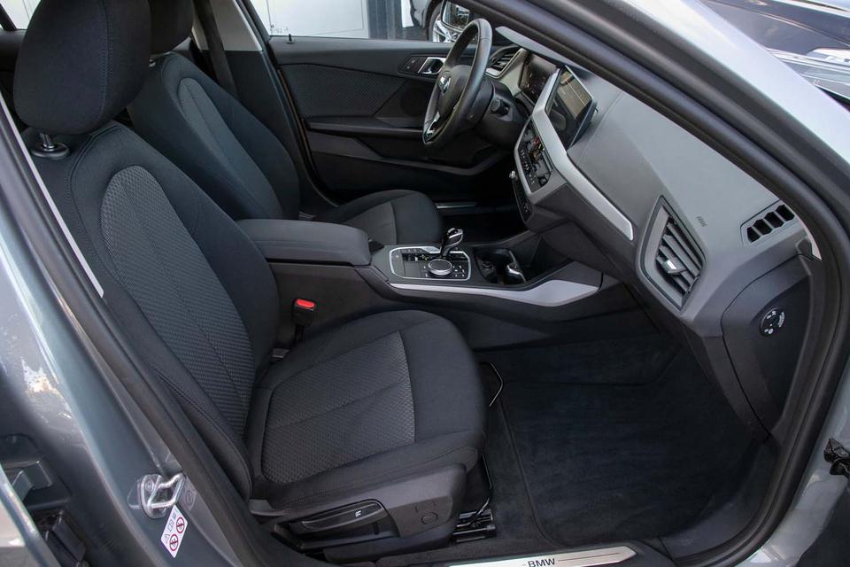 BMW 118d Advantage Automatik Navi Klima SHZ DAB 16"