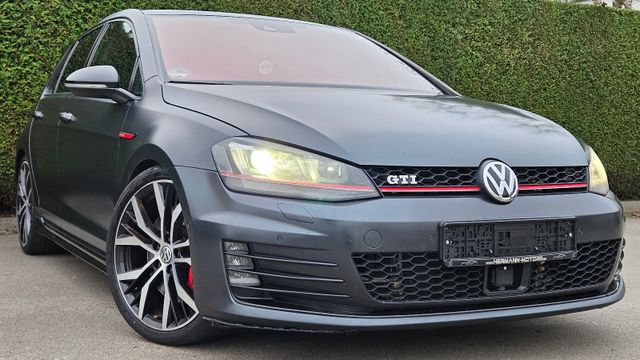 Volkswagen Golf 2.0 TSI BMT GTI DSG/VOLL/PANO/STERNENHIMMEL