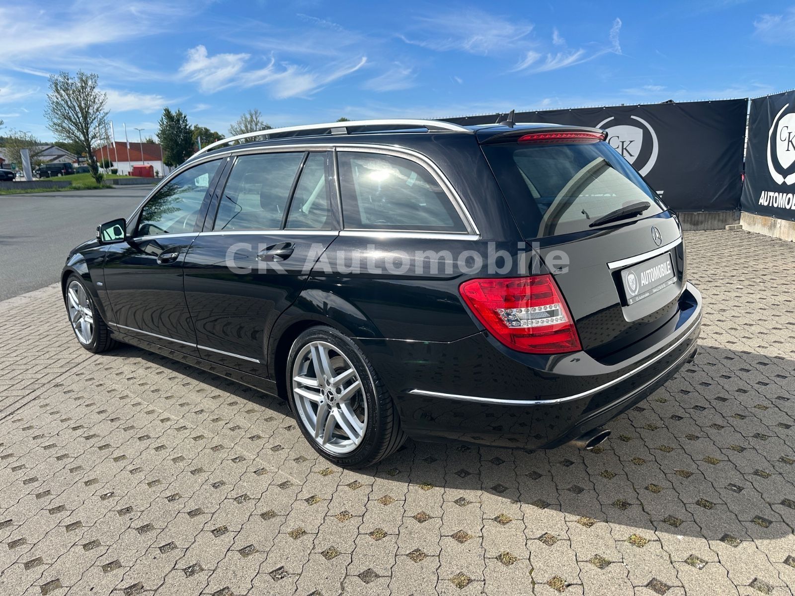 Fahrzeugabbildung Mercedes-Benz C 350 CDI T-Modell Avantgarde/Navi/Bi-Xenon/Kam.