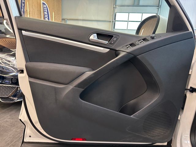 Volkswagen Tiguan Sport & Style 4Motion *2. Hand*Klima*Navi