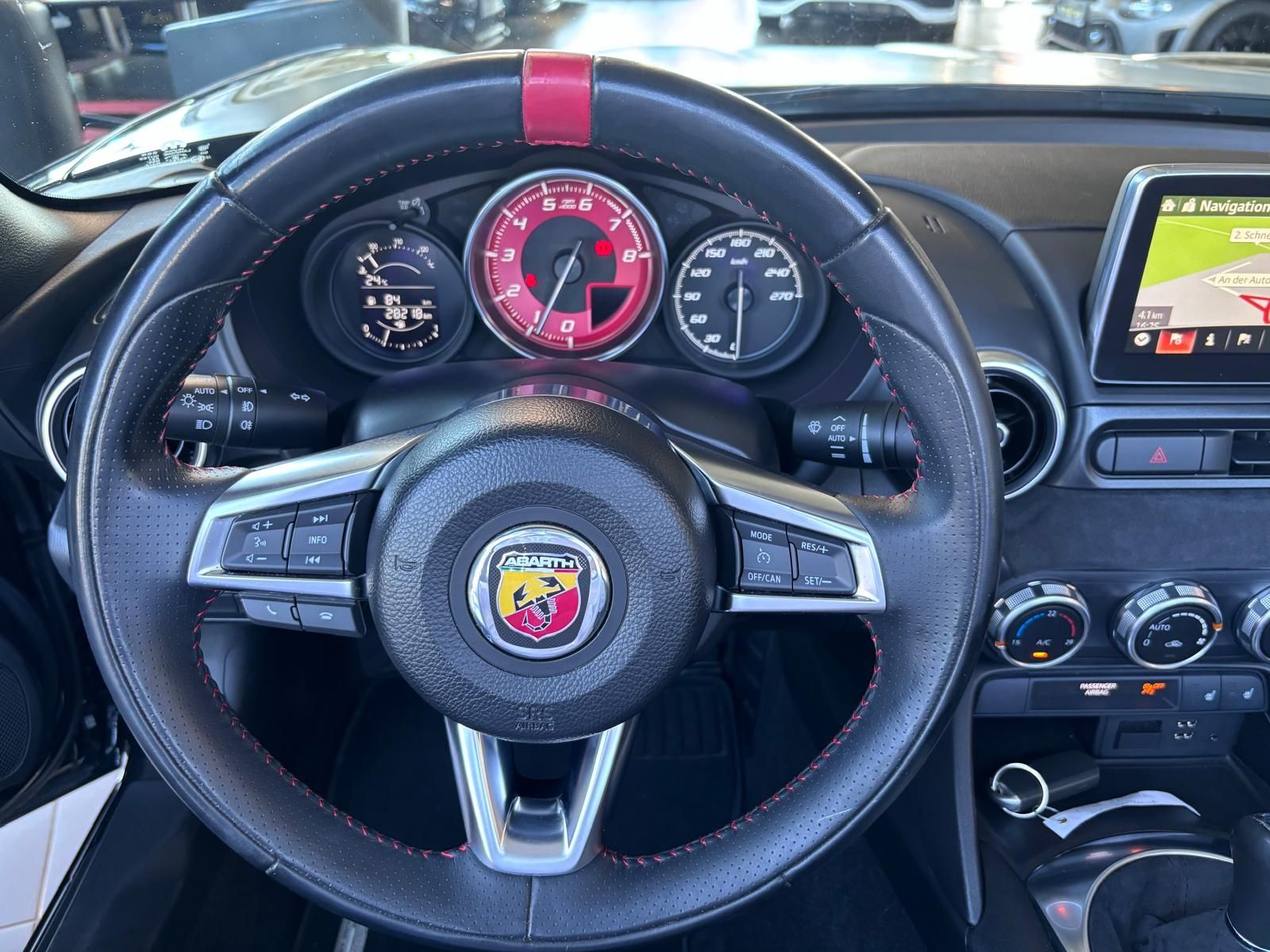Fahrzeugabbildung Abarth 124 Spider Navi BOSE LED LEDER ALU