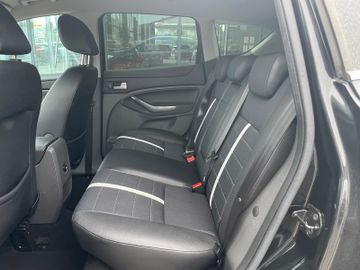 Fahrzeugabbildung Ford Kuga Titanium Klima, PDC vo hi