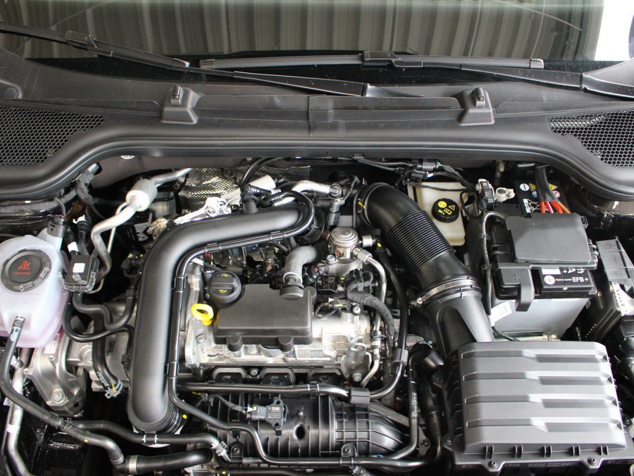 Fahrzeugabbildung SKODA Kamiq 1.0 TSI Selection DSG AHK/RFK/LED